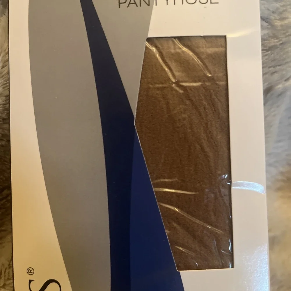 NOS Catherines Day Sheer Pantyhose Beige Size E Knit In USA. Classic Hosiery